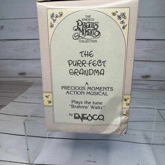 Precious Moments "The Purr-Fect Grandma" Musical Figurine By Enesco - Picture 8 of 10